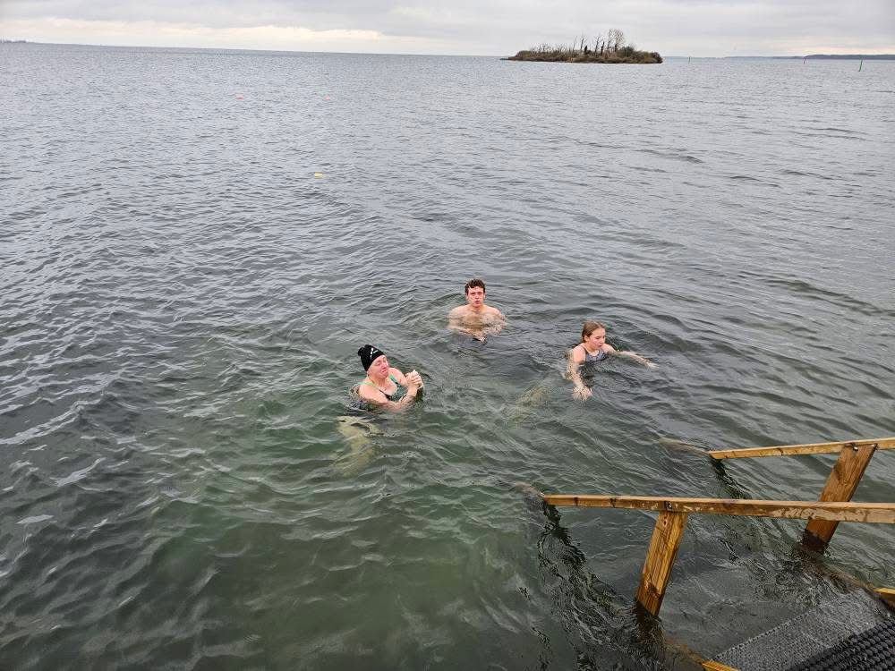 Vinterl&oslash;b samt vinterbad